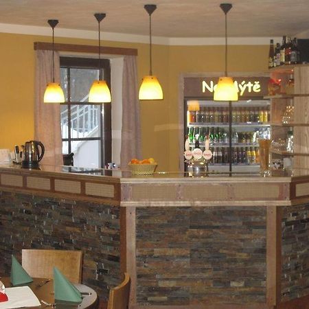 فندق Penzion - Restaurace Na Myte Sezimovo Usti المظهر الخارجي الصورة